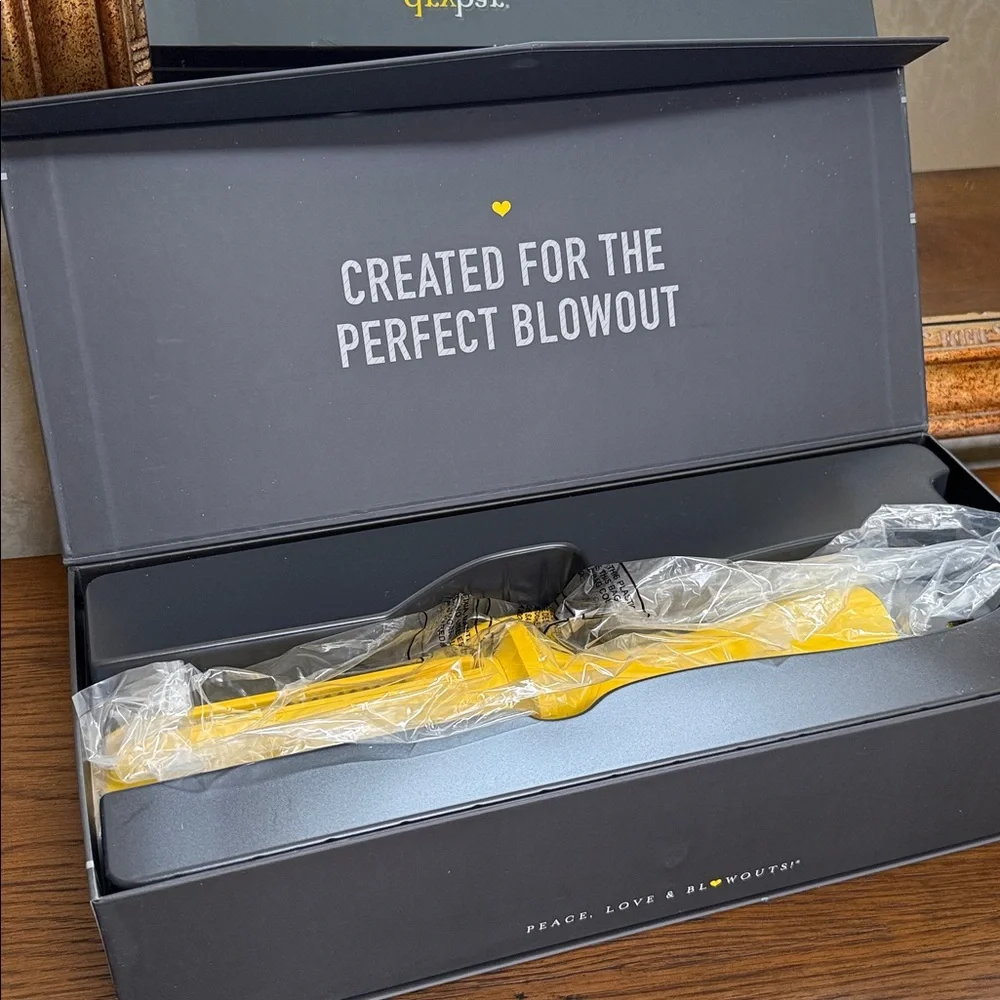 Drybar-The Straight Shot-Blow Drying Flat Iron Styling Tool.